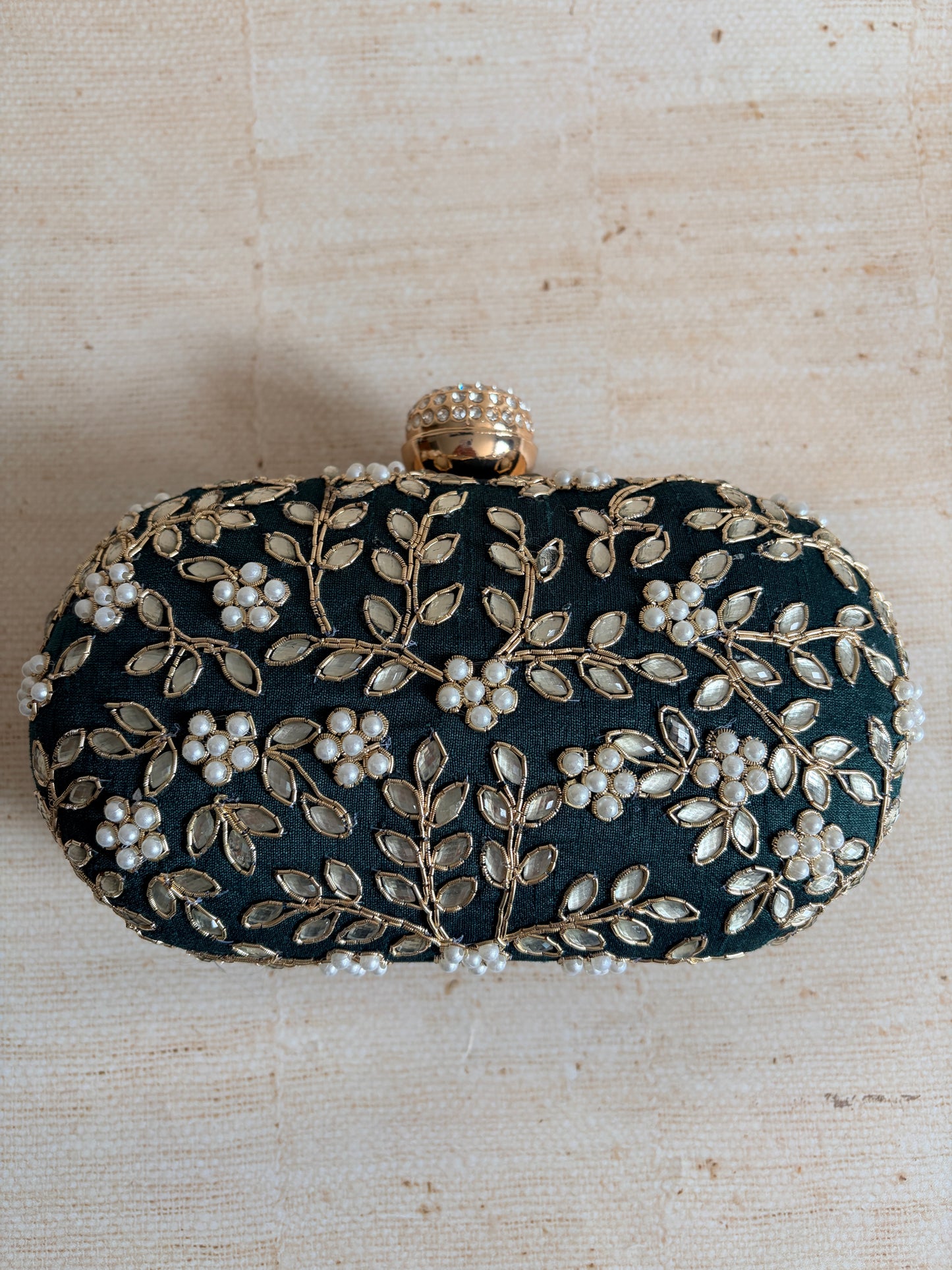 Lucia Oval Emerald Green Clutch (ST1228)