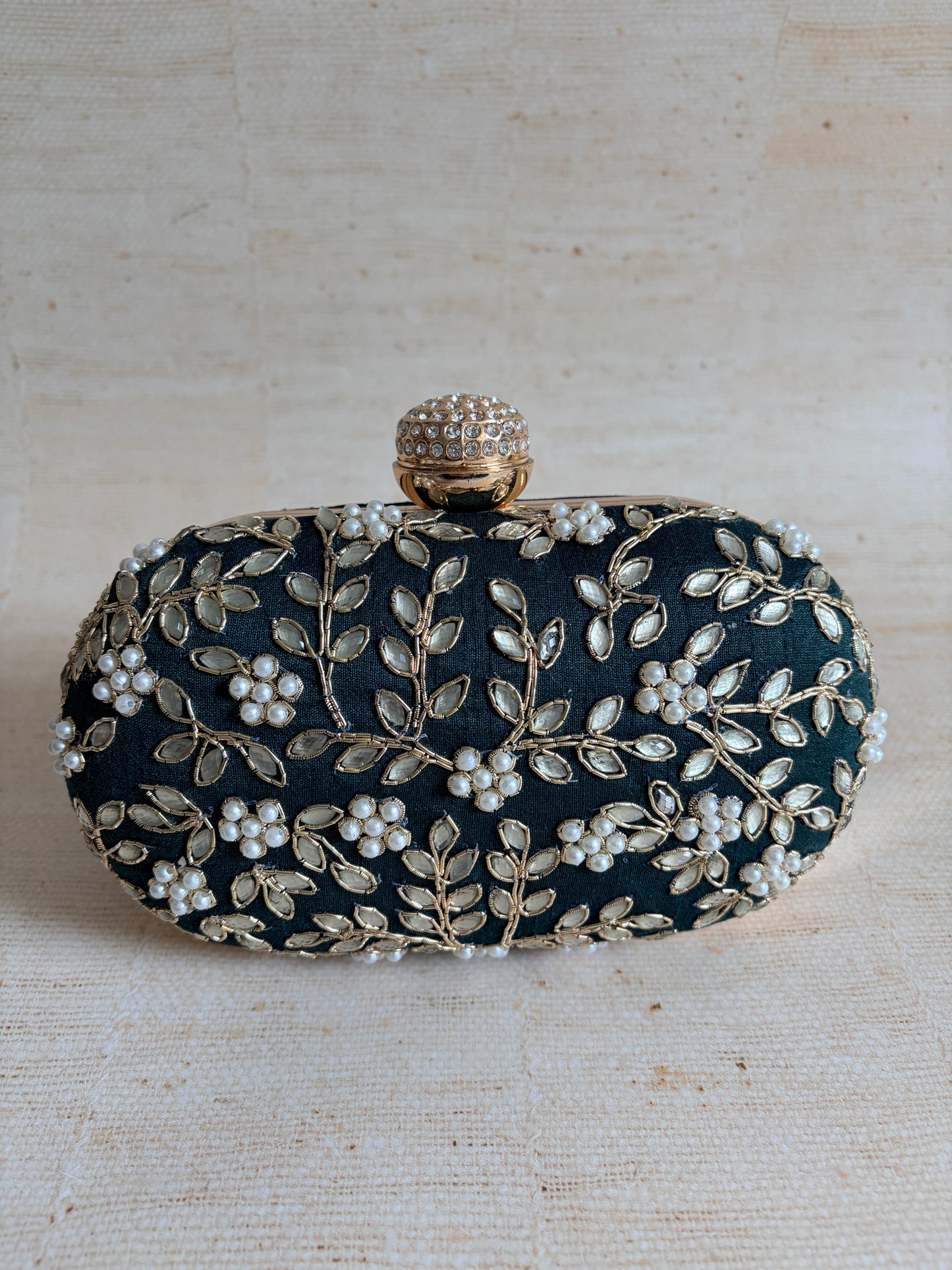 Lucia Oval Emerald Green Clutch (ST1228)