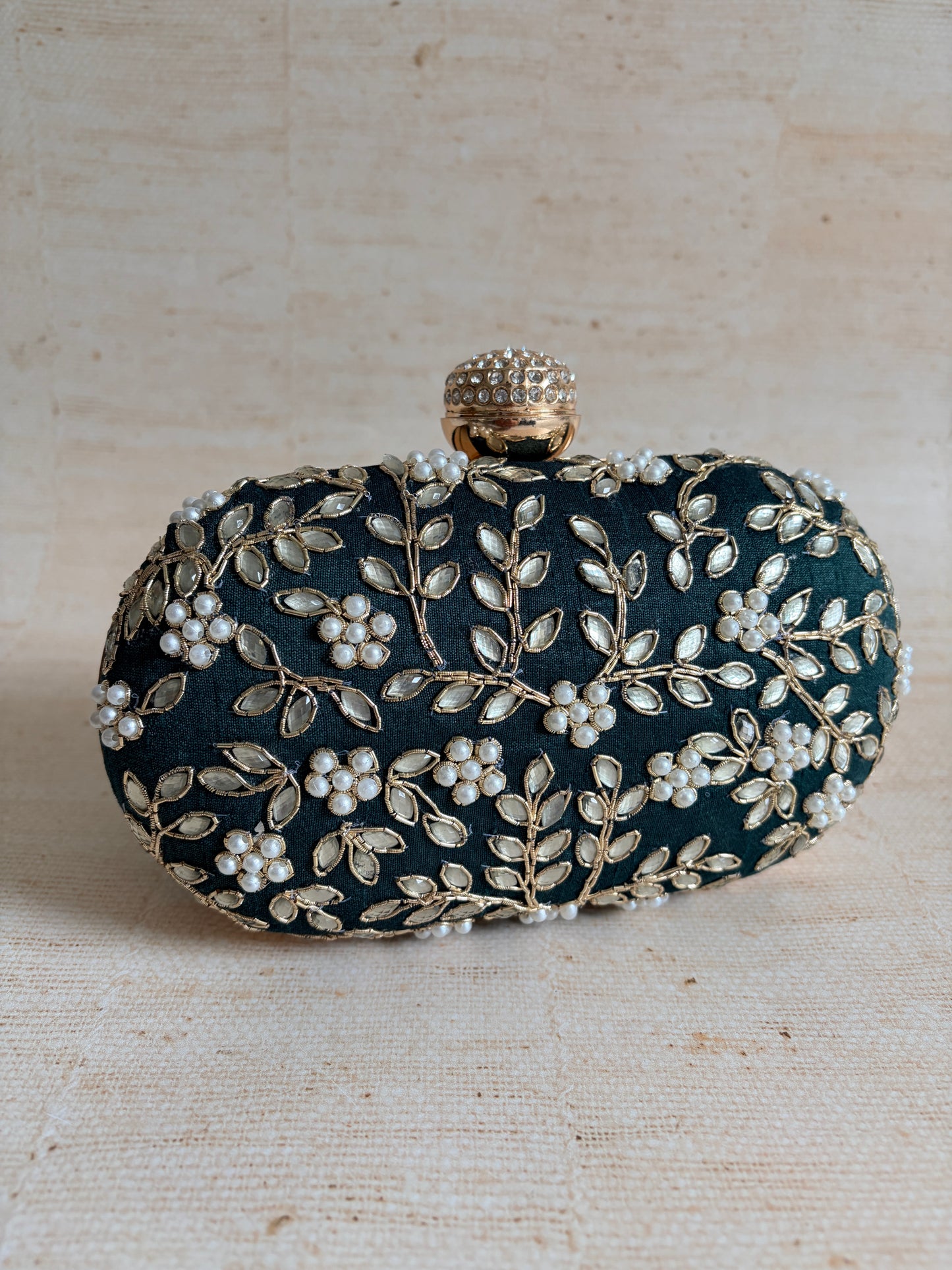 Lucia Oval Emerald Green Clutch (ST1228)
