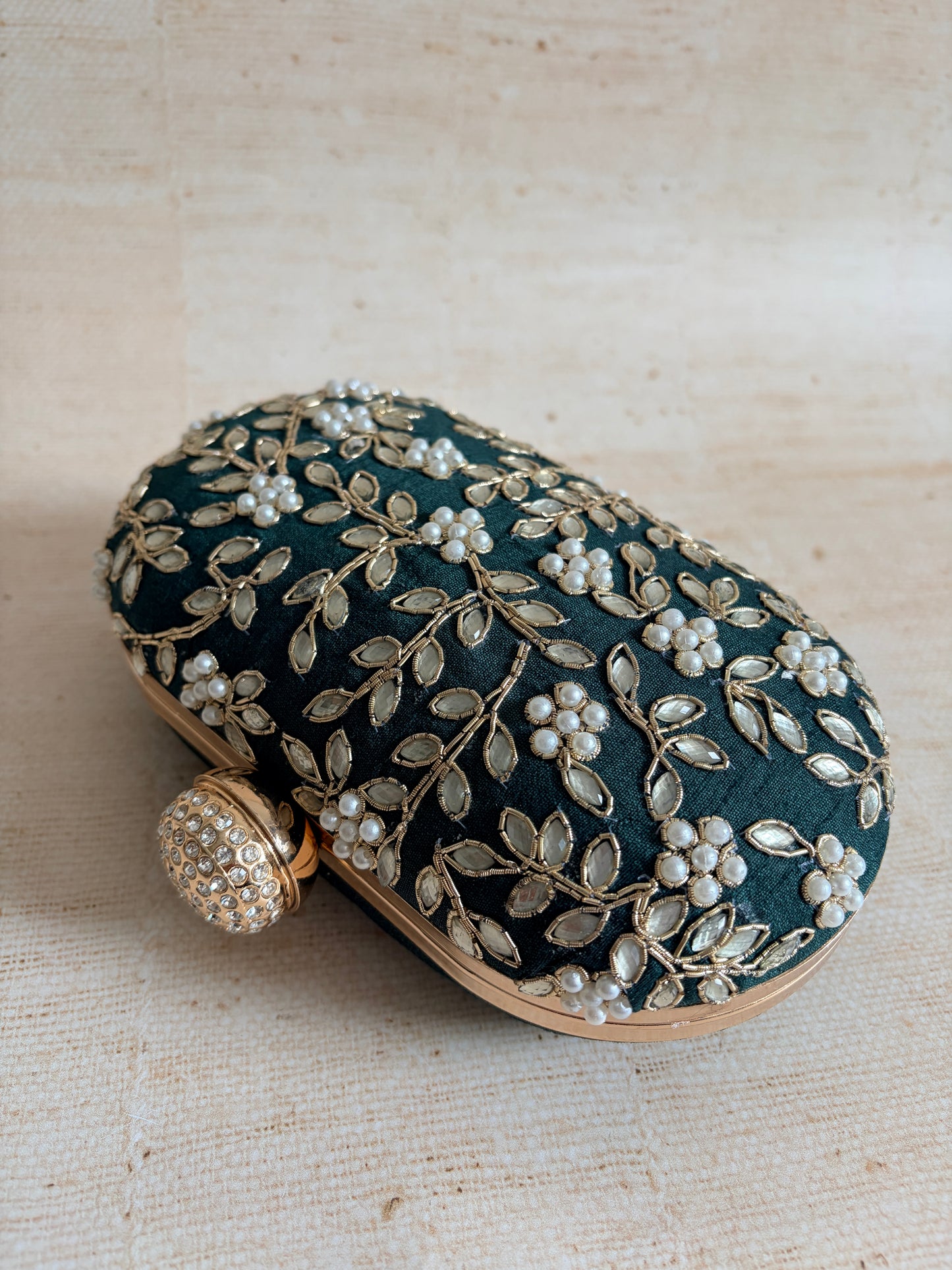 Lucia Oval Emerald Green Clutch (ST1228)