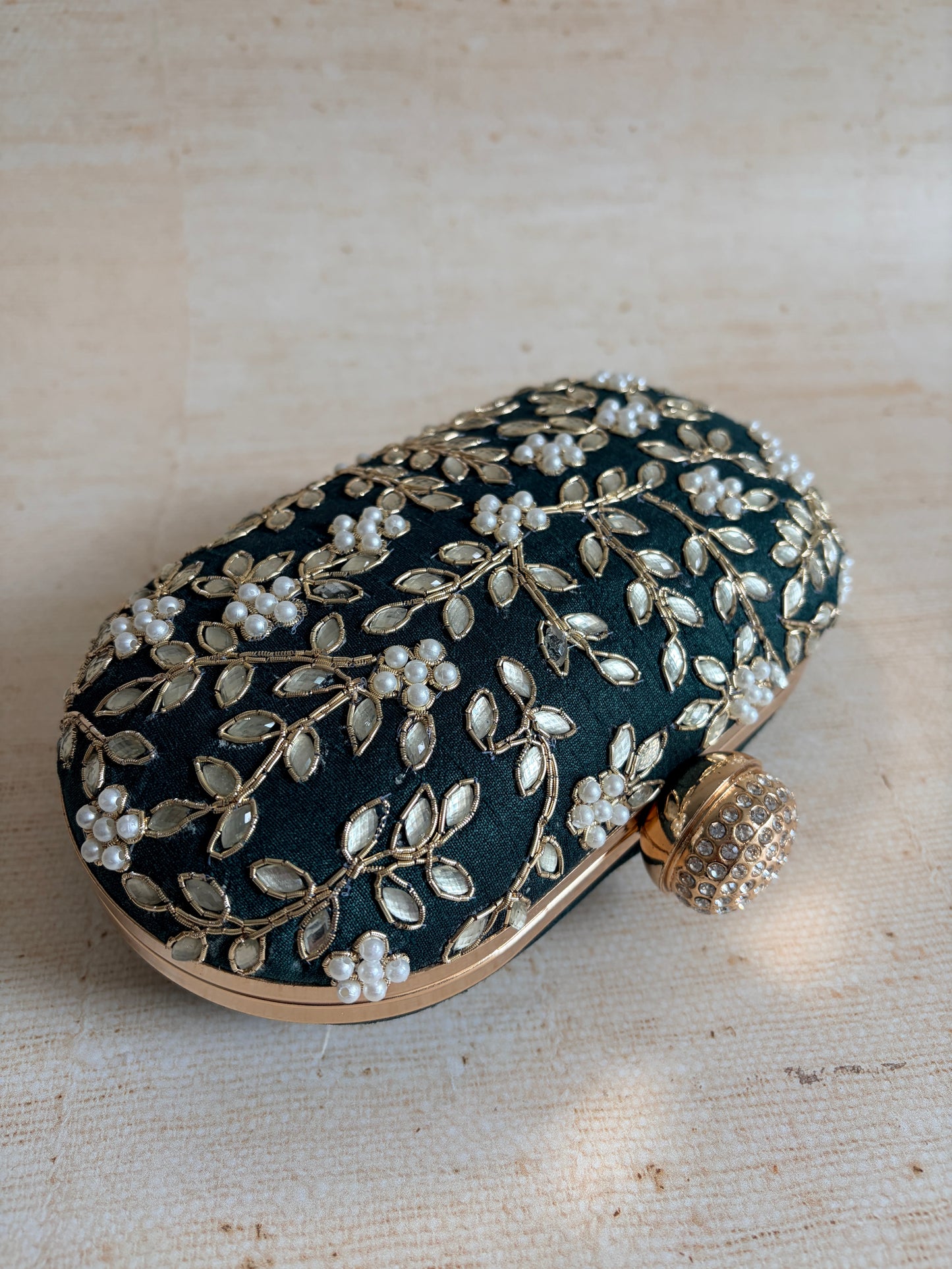 Lucia Oval Emerald Green Clutch (ST1228)