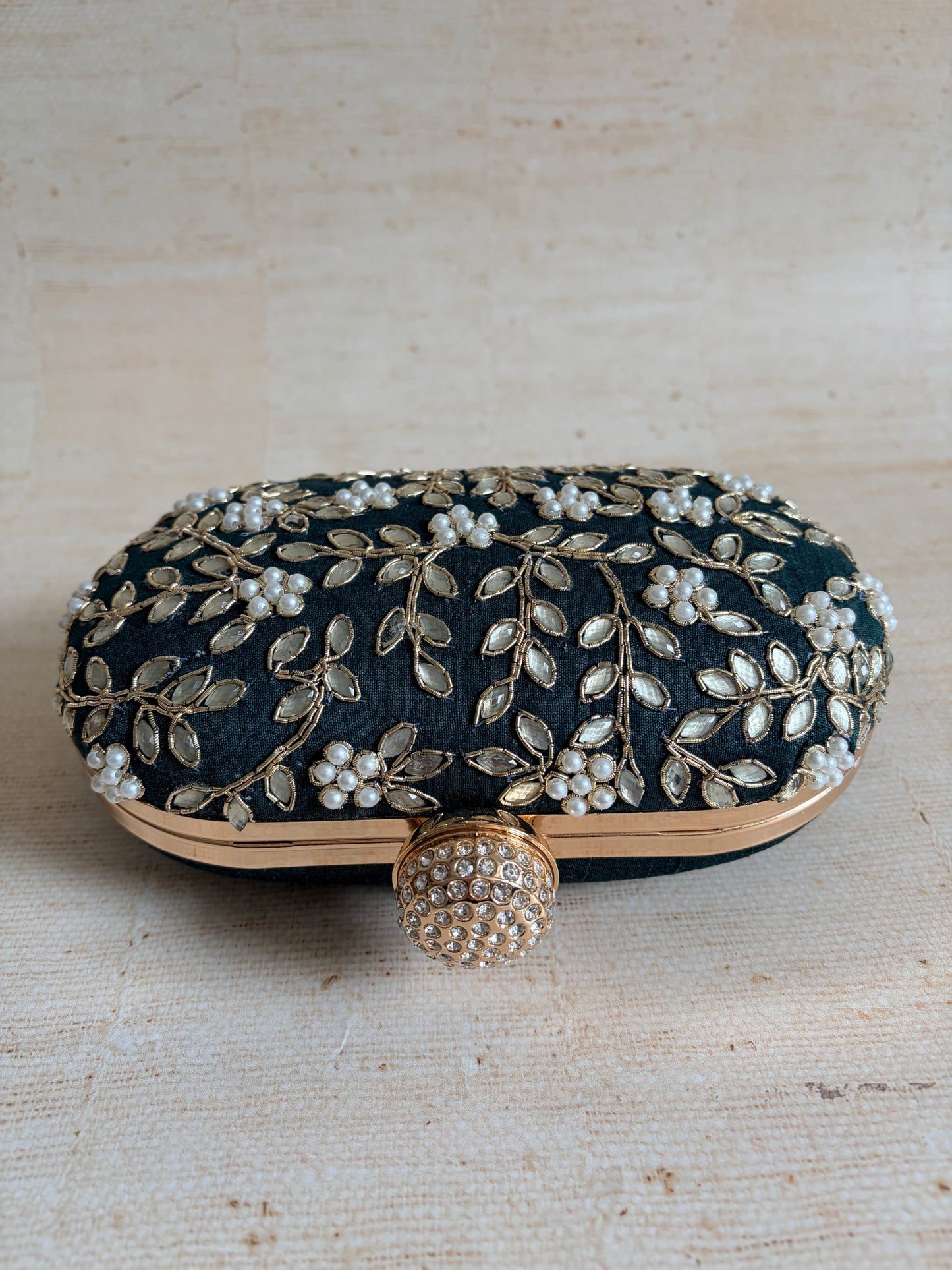 Lucia Oval Emerald Green Clutch (ST1228)