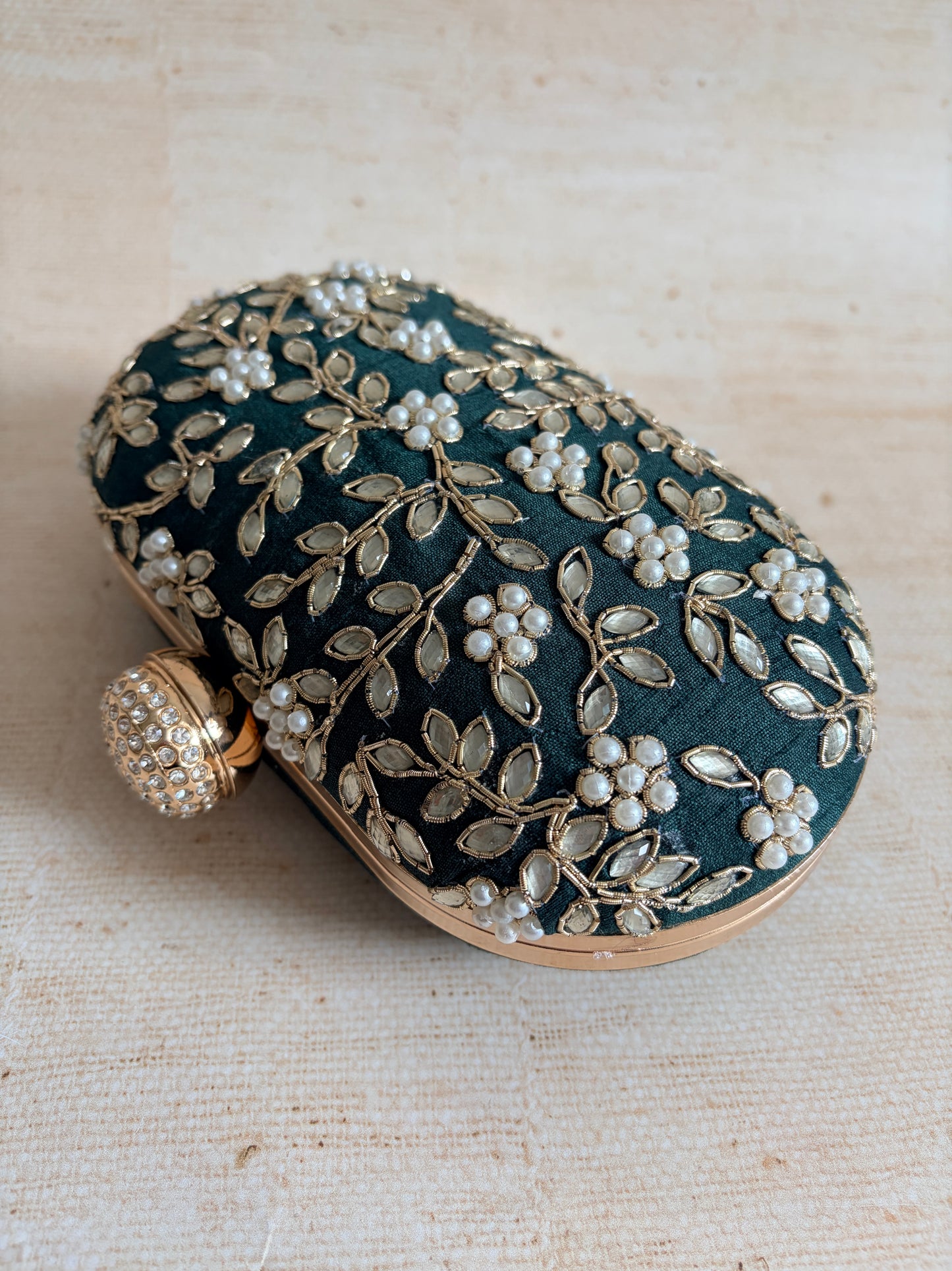 Lucia Oval Emerald Green Clutch (ST1228)