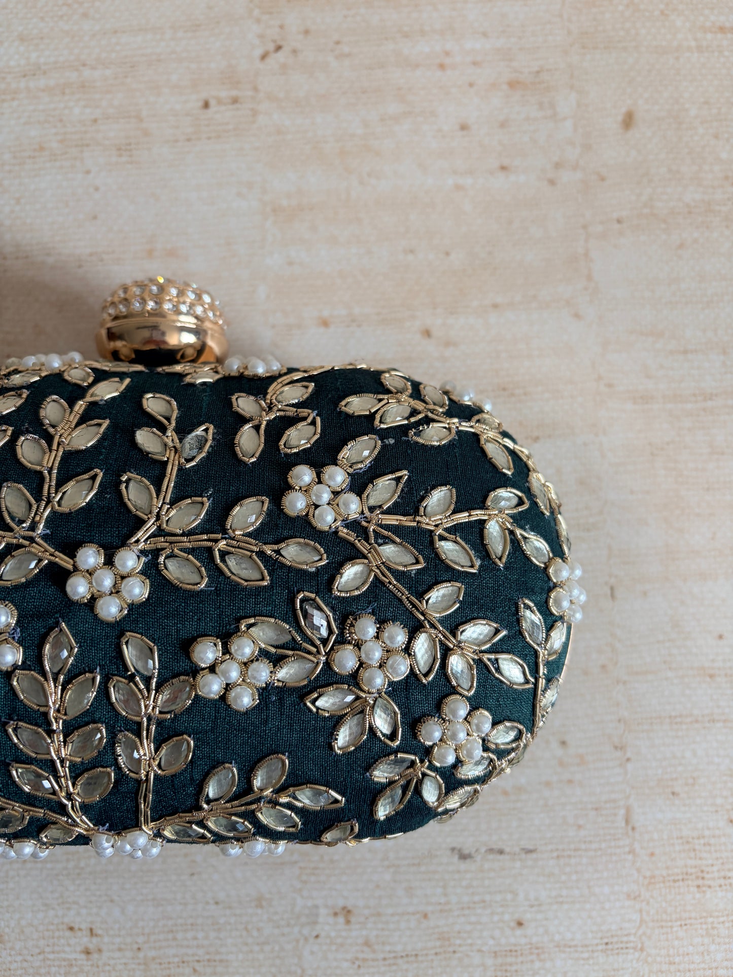 Lucia Oval Emerald Green Clutch (ST1228)