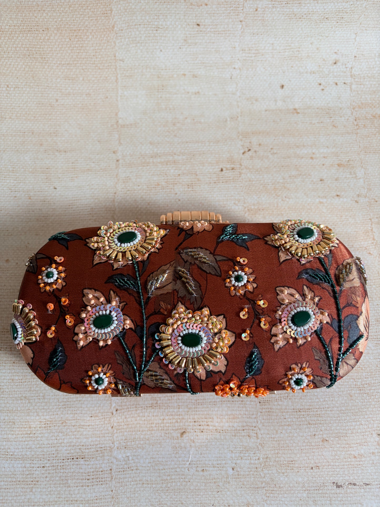 Daisy Floral Oval Clutch (ST1227)