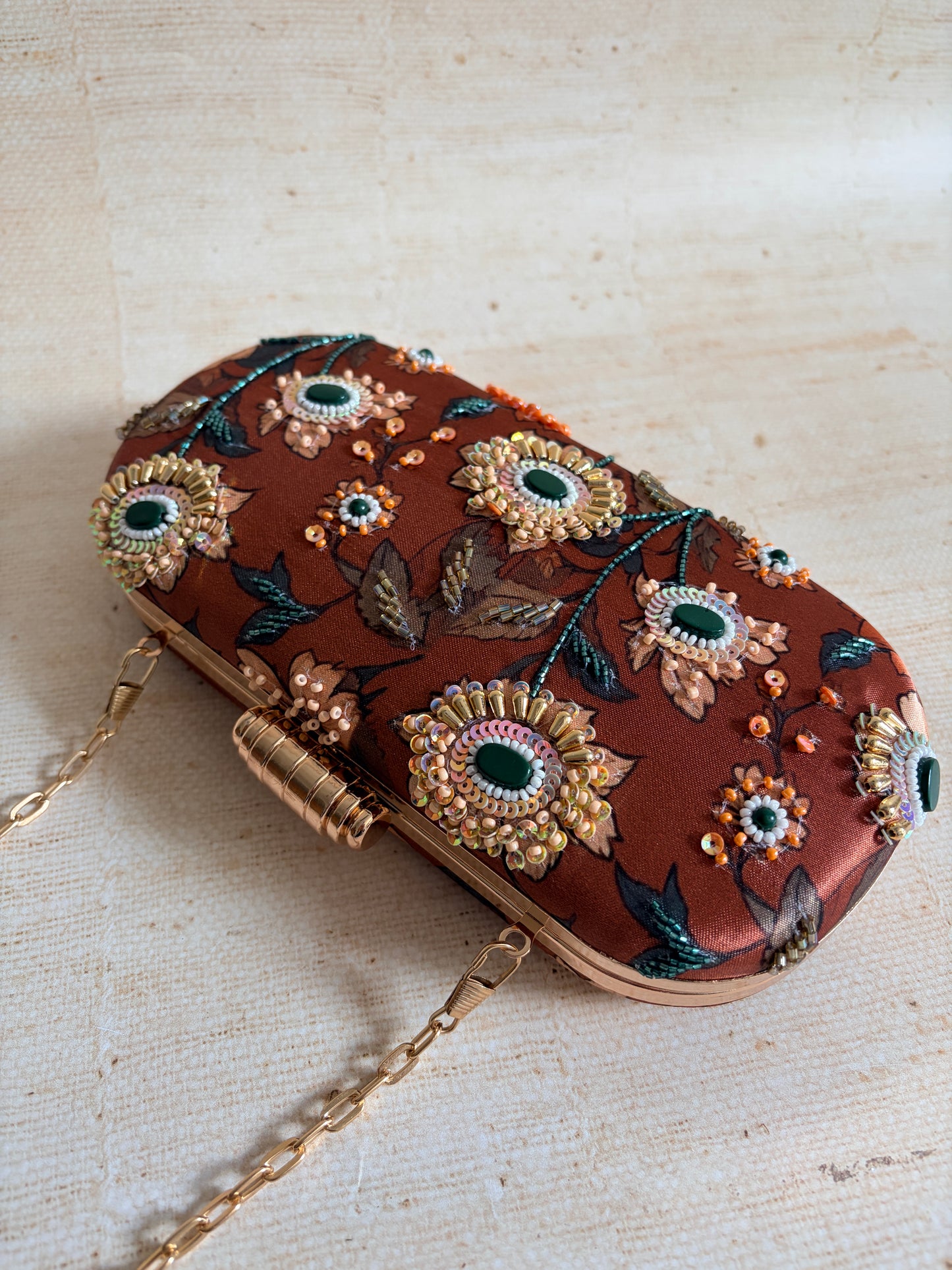 Daisy Floral Oval Clutch (ST1227)