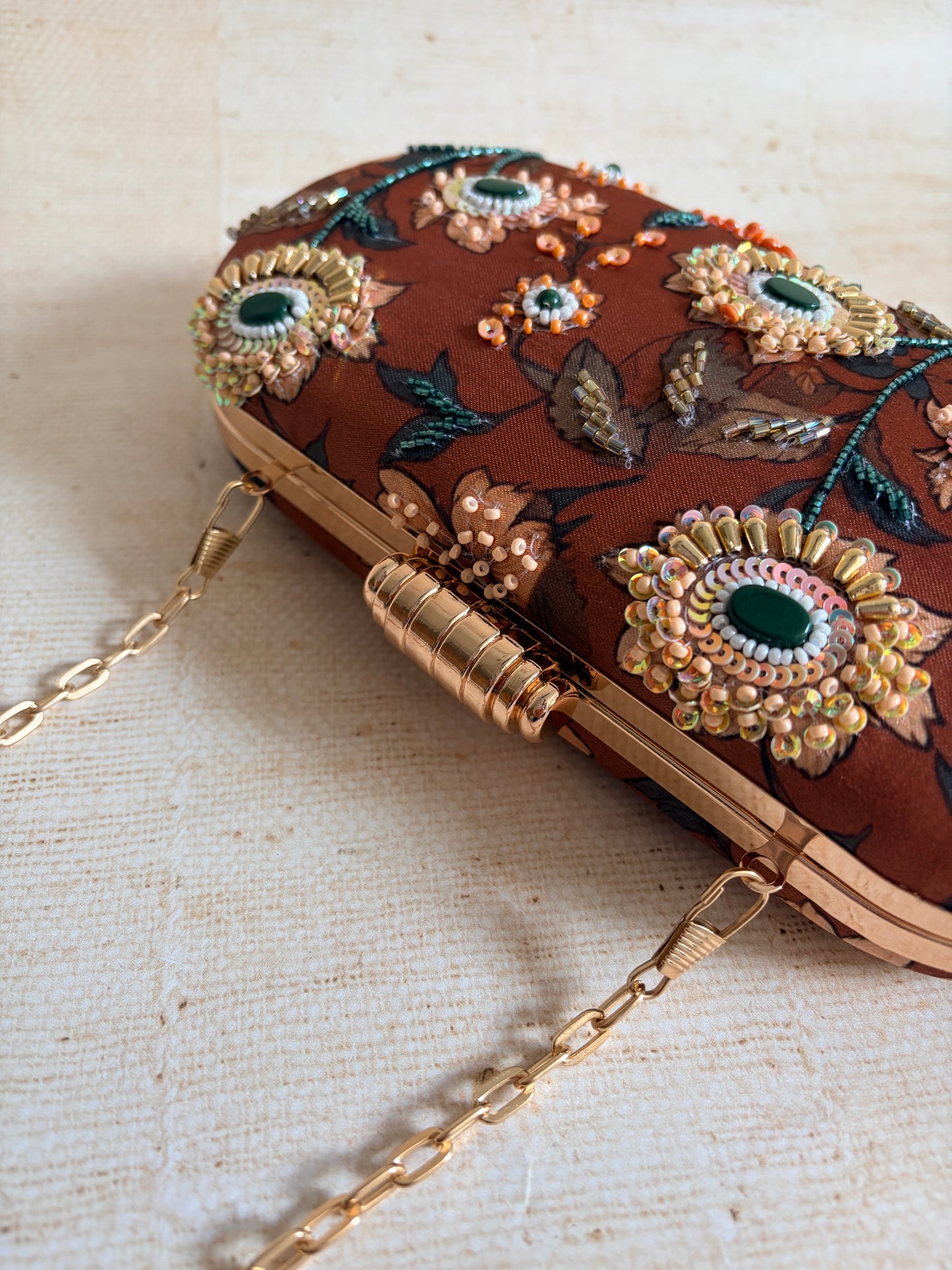 Daisy Floral Oval Clutch (ST1227)