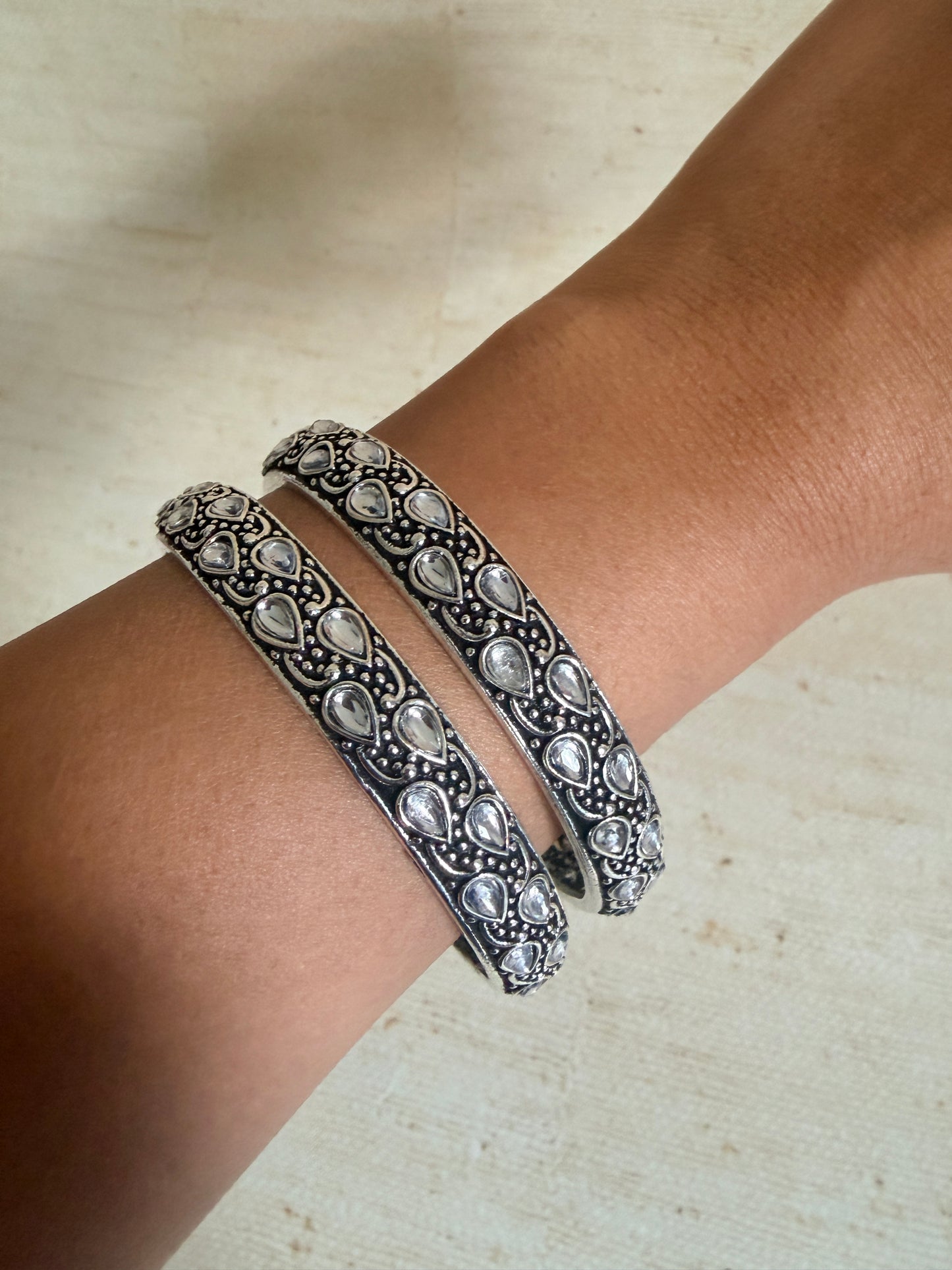Pair Of Oxidised Silver Indian Bangles 2.8 (ST1245)
