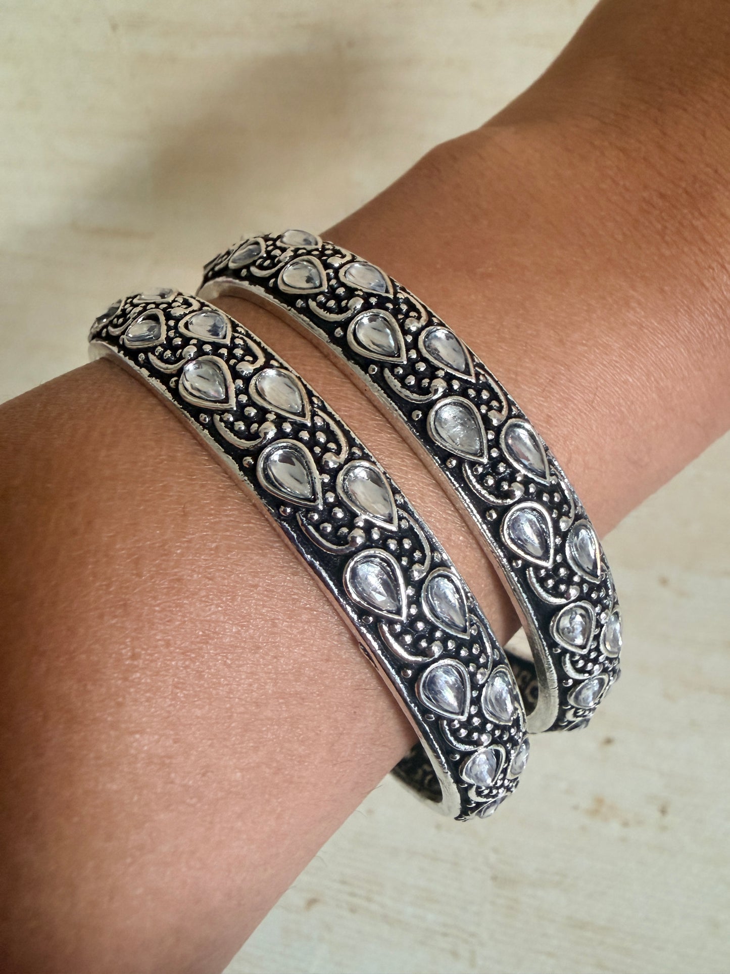Pair Of Oxidised Silver Indian Bangles 2.8 (ST1245)