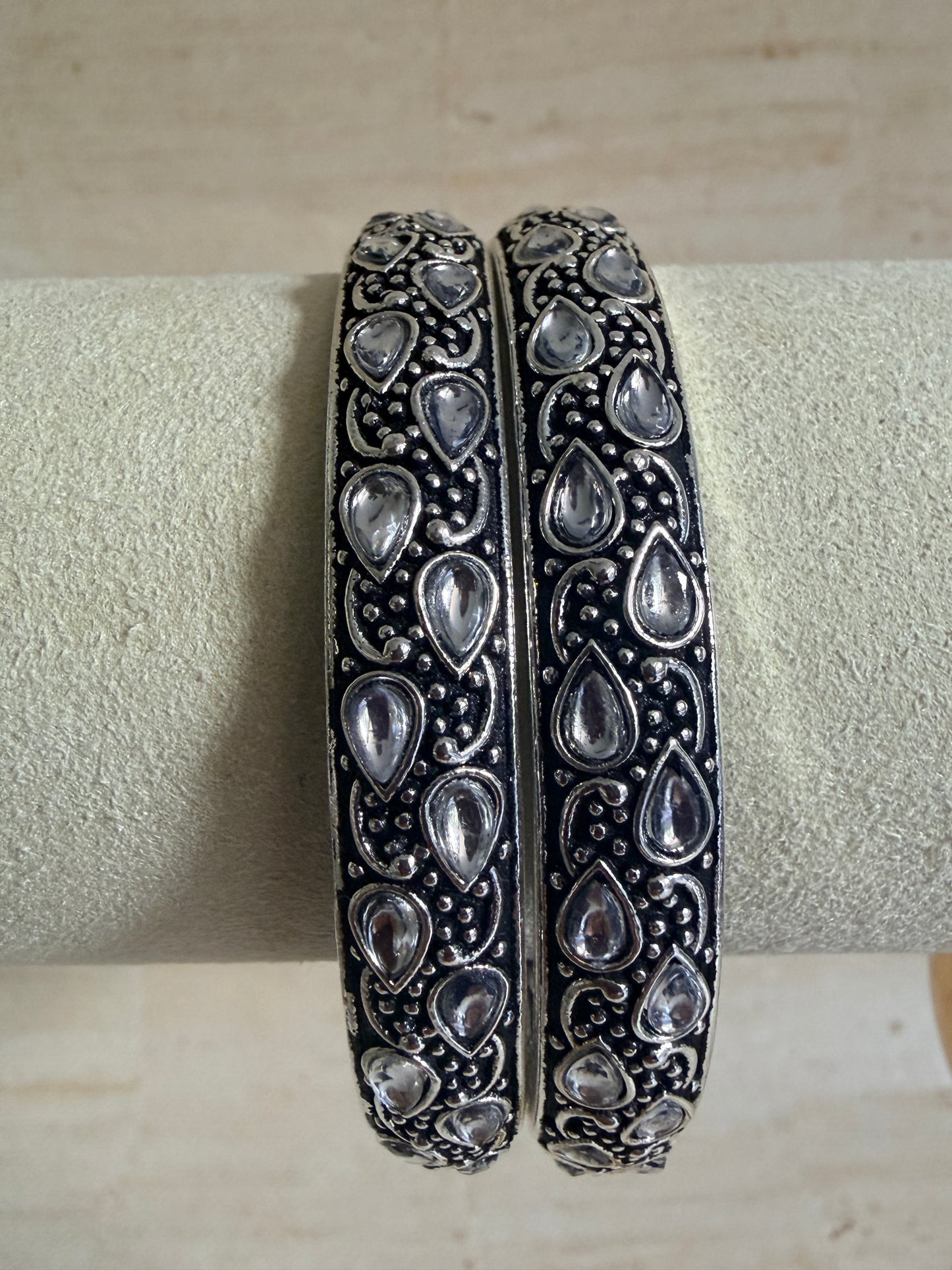 Pair Of Oxidised Silver Indian Bangles 2.8 (ST1245)