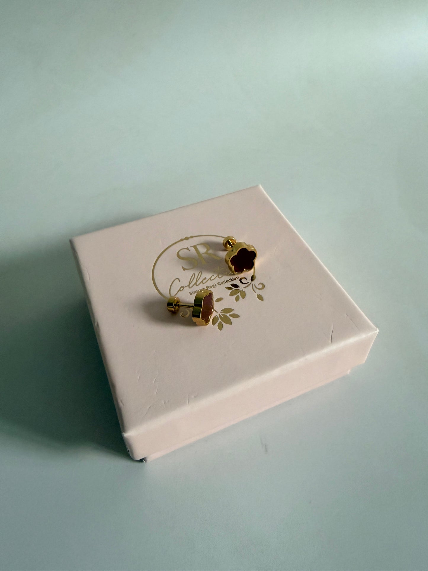 Brown Five Leaf Clover Stud Earrings (ST890)