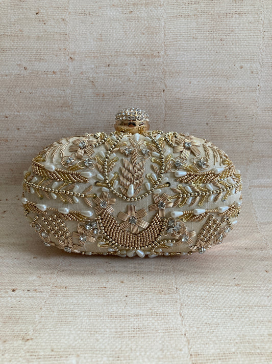Ambrose Oval Pearl Clutch (Gold)(ST266)