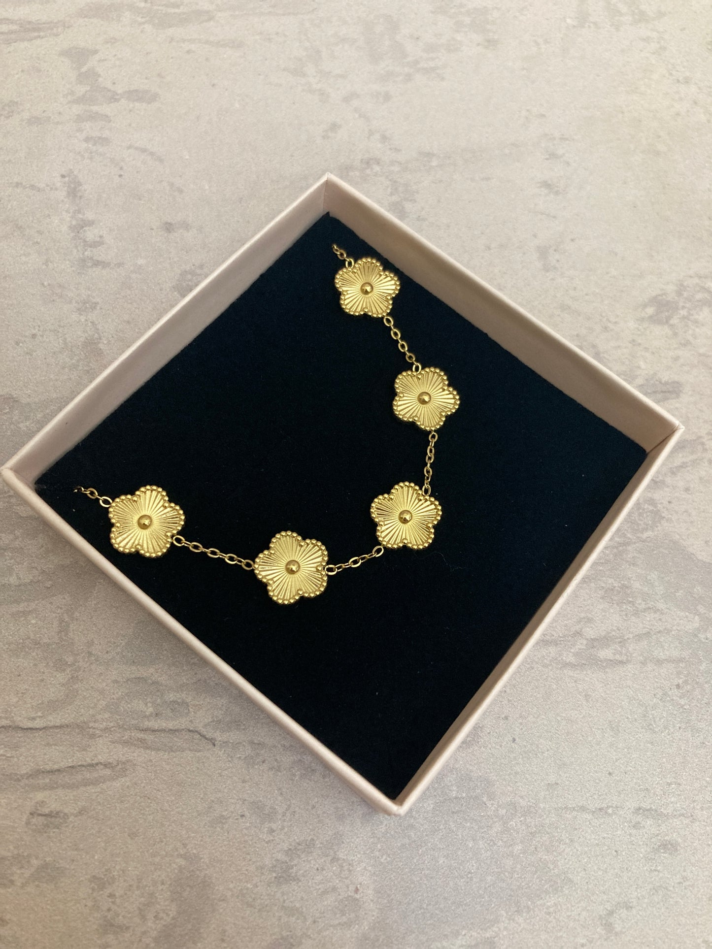 Gold 5 Leaf Clover Bracelet (ST813)