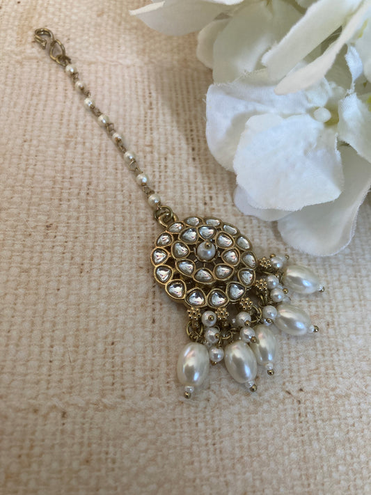 Antique Gold Kundan And Pearl Tikka (ST1041)