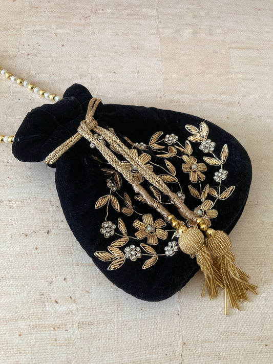 Anam Black Velvet Potli Bag (ST1054)