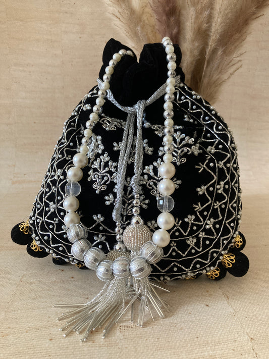 Aaliyah Black Velvet Potli Bag (ST966)