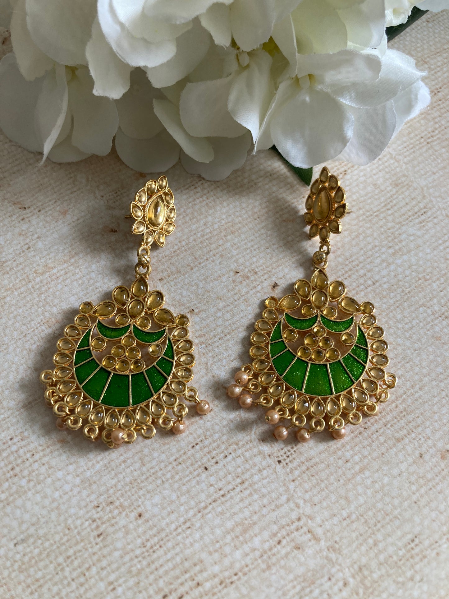 Green Kundan Pearl Earrings Tikka Set (ST1157) (Gold)